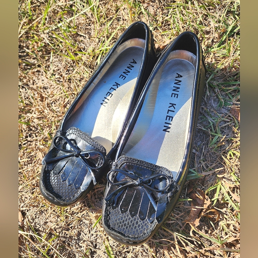 Anne Klein Glossy Black Bow Loafers Womens Sz 6.5 Black Bow Tie Classy Chic